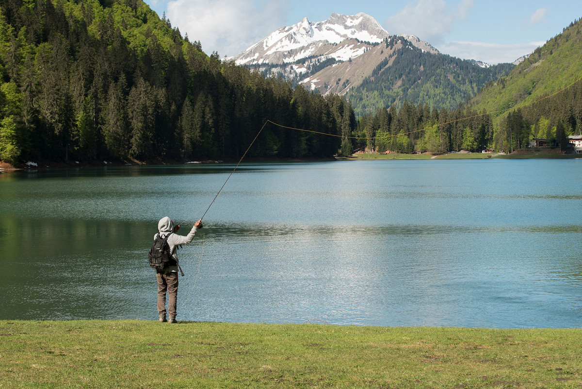 Pêche au lac de Montriond