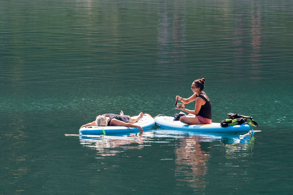 Yoga paddle au Lac de Montriond
