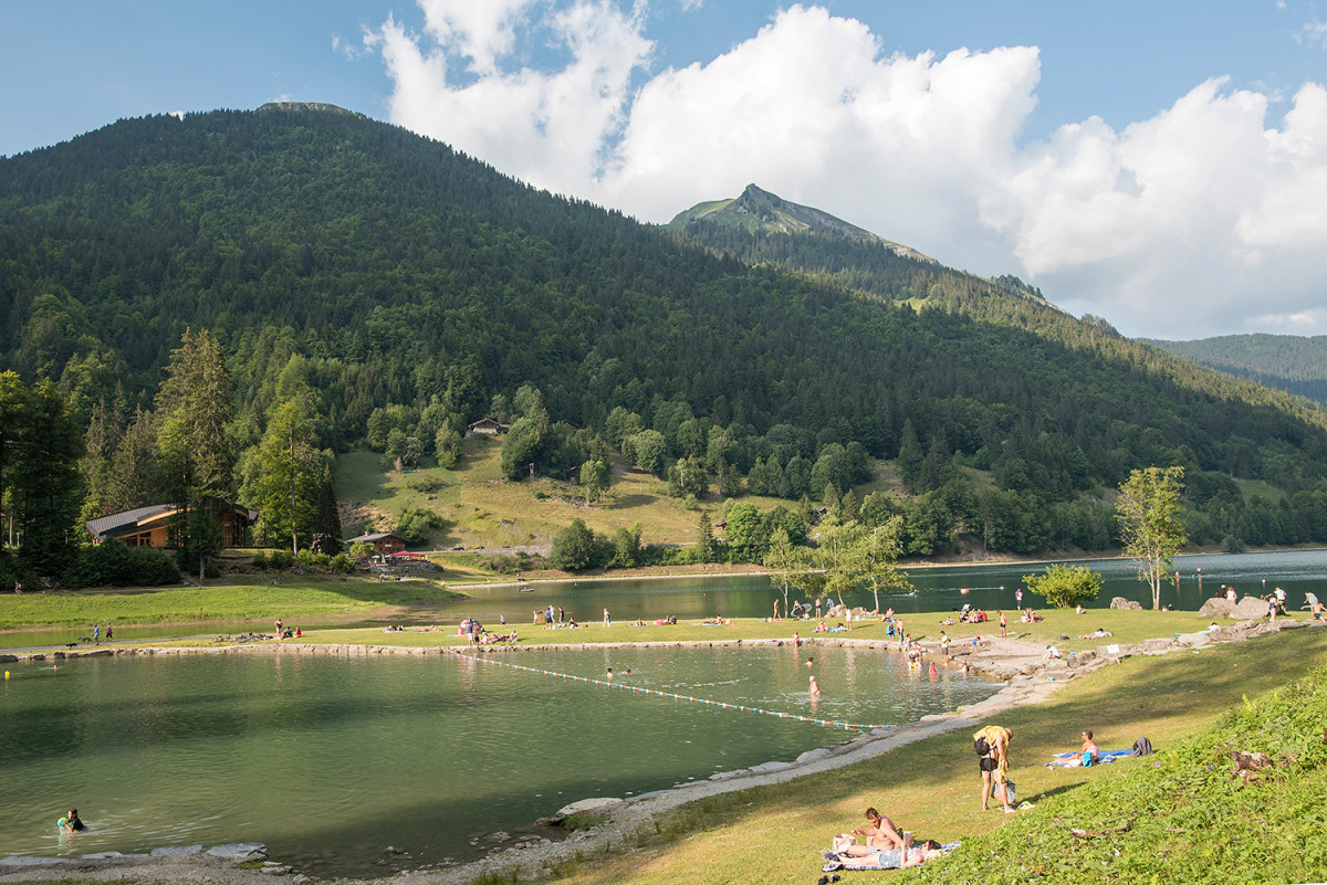 Plage du Lac de Montriond