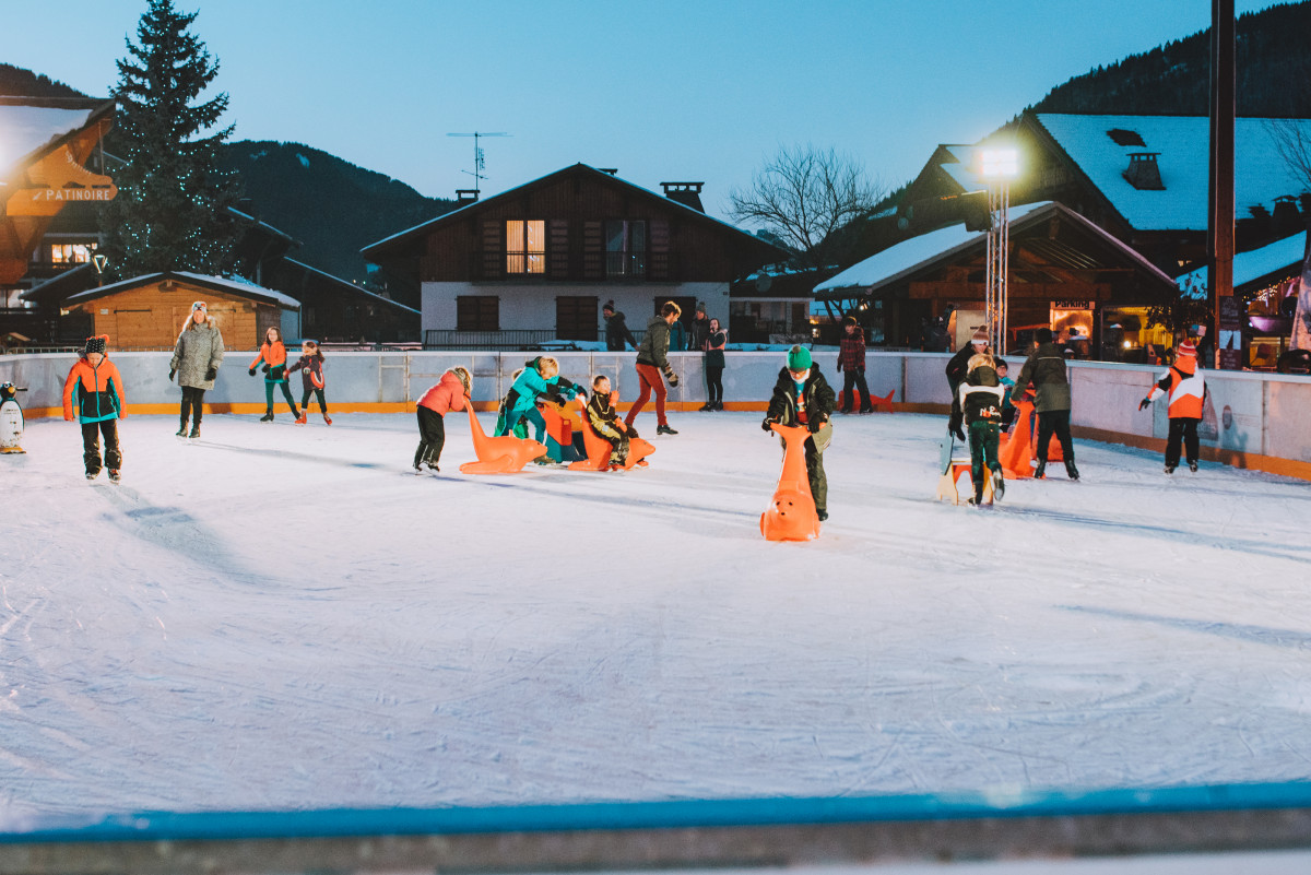 Outside icerink Morzine - © Oliver Godbold Outside icerink Morzine