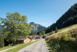 Montée par la route du hameau des places à Graydon