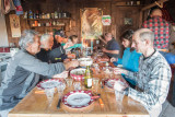 Repas convivial au refuge