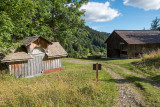 Chemin de la Marée dessus après le Col de l'Encrenaz Chemin de la Marée dessus après le Col de l'Encrenaz