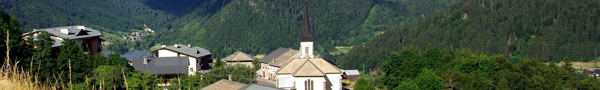 Le village de La Côte d'Arbroz en été