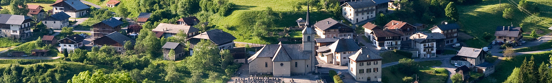 Le village de Seytroux en été