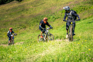 Sortie de ebike dans le brouillard