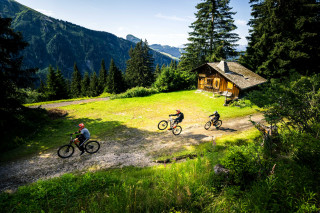 Sortie de ebike dans le brouillard