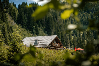 Sentier pédestre : des Lindarets à la Cascade des Brochaux