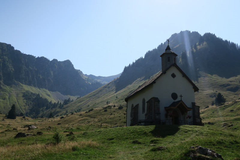 Hiking : At the foot of Roc d'Enfer_Essert-Romand