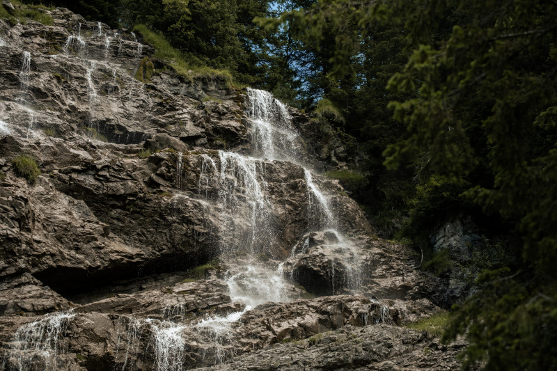 Hiking trail: from Lindarets Village to Brochaux Waterfall_Montriond