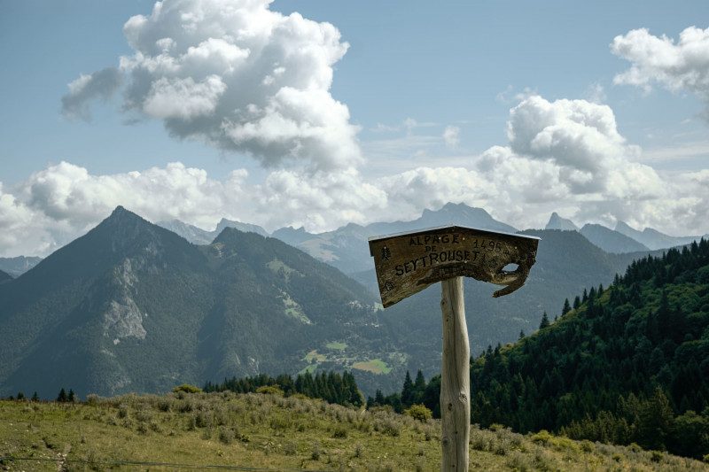 Petit tour des Crêtes de Seytroux hiking trail_Seytroux - © Lucie Tanguy / Vallée d'Aulps Tourisme Petit tour des Crêtes de Seytroux hiking trail_Seytroux