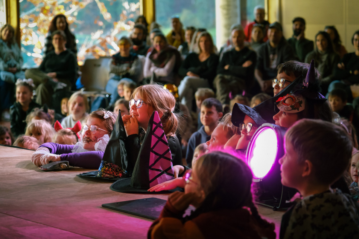 spectacle_magie_halloween_montriond