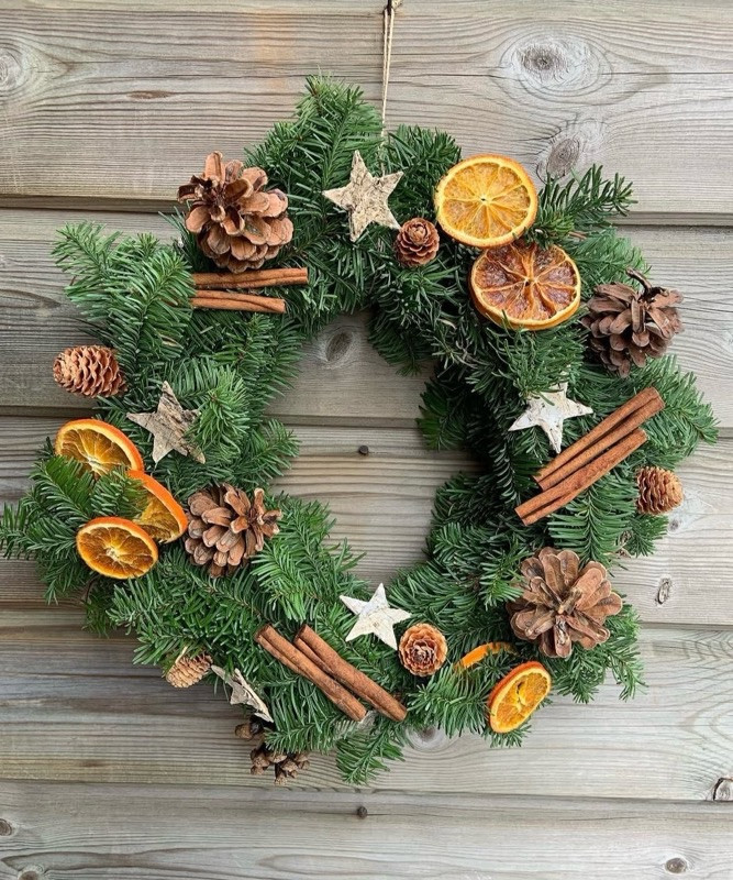 Couronne de noël avec la fleuriste Fleur d'Aulps. Couronne de noël avec la fleuriste Fleur d'Aulps.