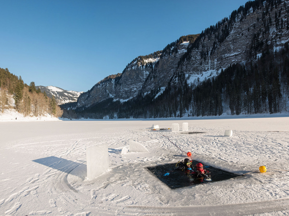 Aquaventure - Plongée sous glace - © Yvan Tisseyre / OT Vallée d'Aulps Aquaventure - Plongée sous glace