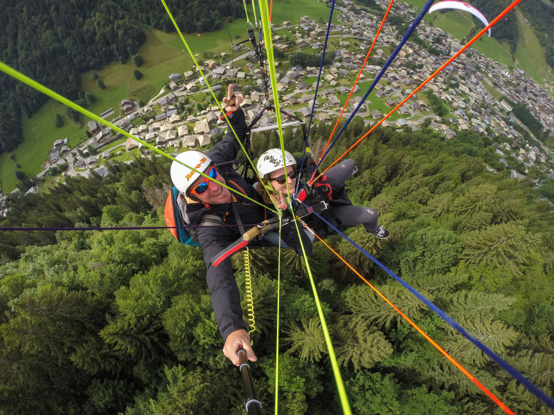 Baptême de parapente avec Aéro-Bi parapente et speed riding