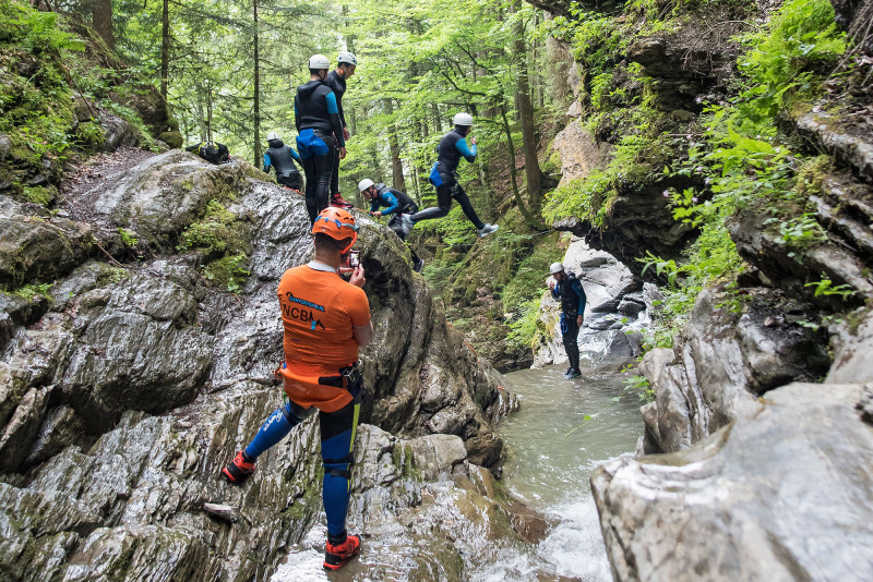 Sauts dans le canyon de Nyon